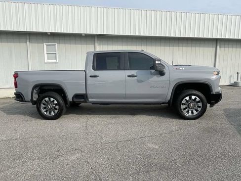 Used 2025 Chevrolet Silverado 2500 Custom w/ Custom Value Package AWD/4WD image 2