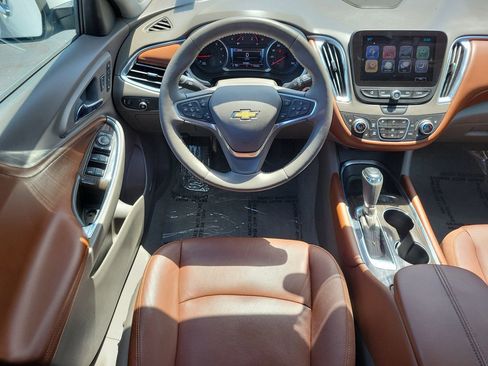 Used 2018 Chevrolet Malibu Premier w/ Premier Sun and Wheel Package FWD image 14