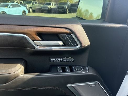 Used 2024 Chevrolet Silverado 1500 High Country w/ High Country Premium Package image 19