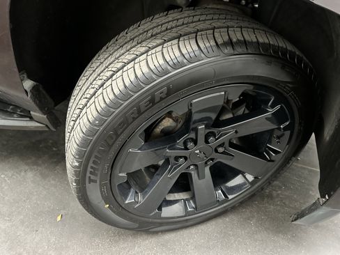 Used 2020 Chevrolet Tahoe LT image 10