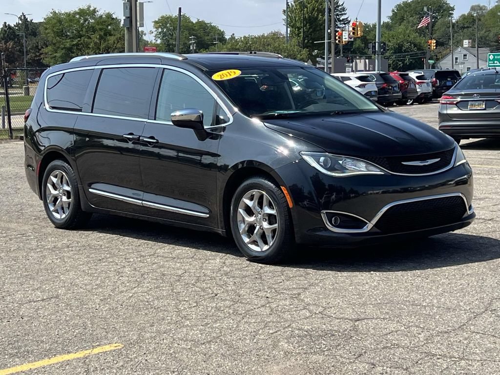 Used 2019 Chrysler Pacifica Limited FWD image 8