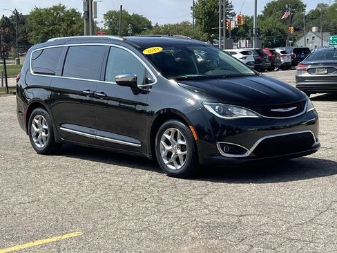 Used 2019 Chrysler Pacifica Limited FWD image 8