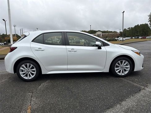 Used 2023 Toyota Corolla SE image 4