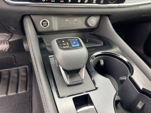 Used 2021 Nissan Rogue SL w/ Premium Package image 14