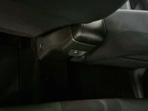 Used 2025 Nissan Versa SV FWD image 27