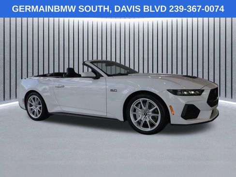 Used 2025 Ford Mustang GT Premium RWD image 3