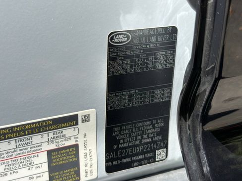 Used 2023 Land Rover Defender 110 X-Dynamic SE AWD/4WD image 27