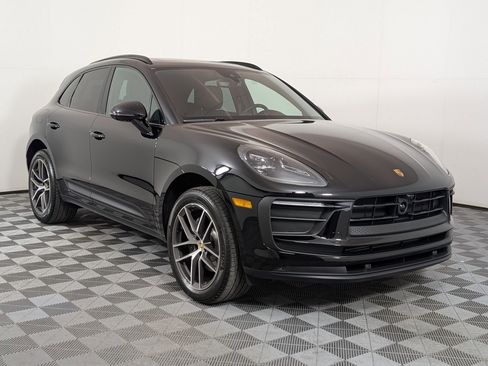 Used 2026 Porsche Macan AWD/4WD image 8