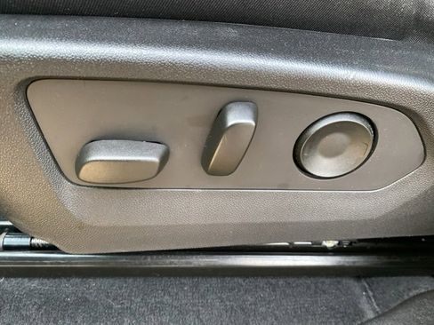 Used 2023 Chevrolet Colorado Trail Boss w/ Technology Package image 16