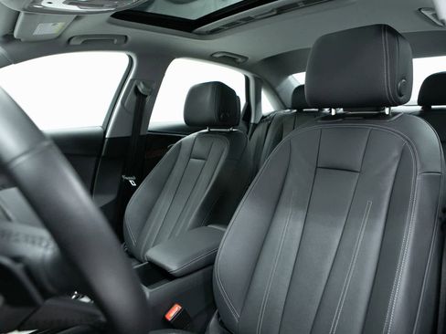 Used 2023 Audi A4 2.0T Premium w/ Convenience Package image 5