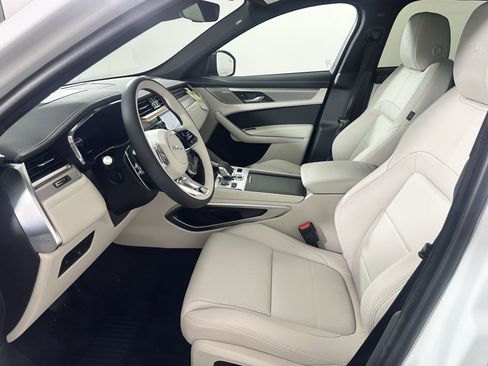 Used 2026 Jaguar F-PACE R-Dynamic S image 4