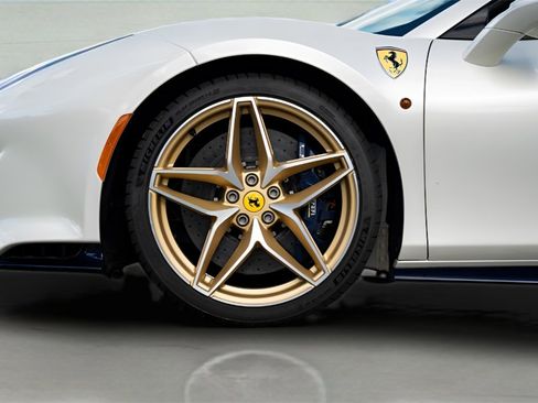 Used 2020 Ferrari 488 Pista Spider image 9