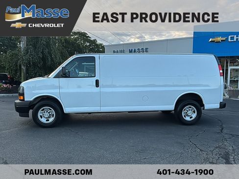 Certified 2022 Chevrolet Express 3500 Extended w/ Driver Convenience Package RWD image 4