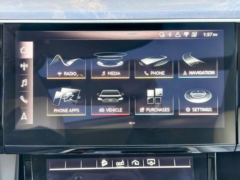 Used 2019 Audi e-tron Premium Plus image 11