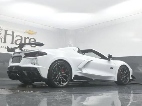 Used 2023 Chevrolet Corvette Stingray Convertible w/ Chrome Exterior Badge Package RWD image 32
