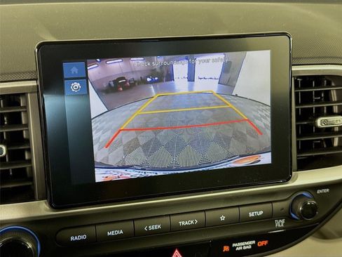 Certified 2025 Hyundai Venue SEL FWD image 16