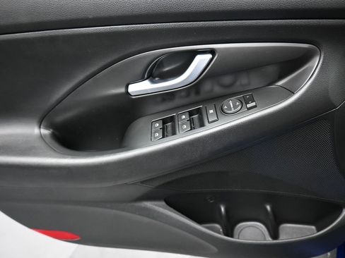 Used 2018 Hyundai Elantra GT image 10