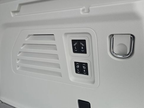 New 2026 GMC Acadia Denali w/ Super Cruise Package image 10