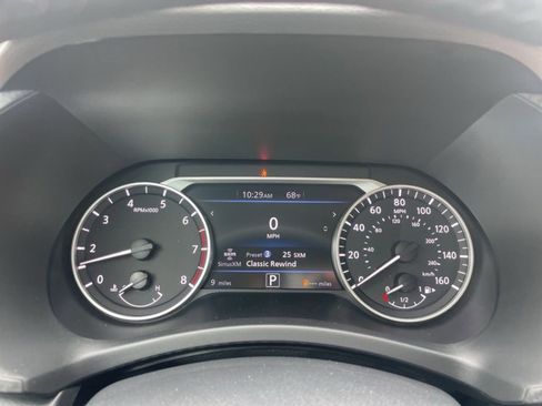 Used 2024 Nissan Sentra SV w/ SV Premium Package image 10