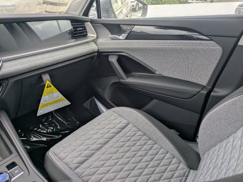New 2026 Volkswagen Tiguan S FWD image 17