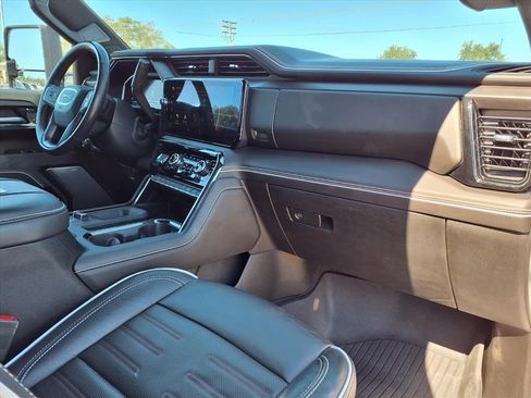 Used 2024 GMC Sierra 2500 AT4X w/ AT4X AEV Edition image 13