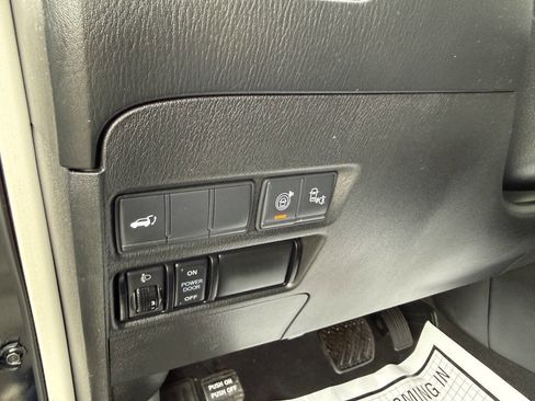 Used 2017 Nissan Armada Platinum w/ Captain Seat Package image 23