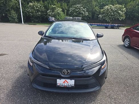 Used 2024 Toyota Corolla LE w/ LE Convenience Package FWD image 2