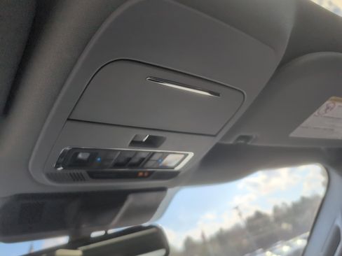 Used 2024 Ford F250 Lariat w/ Tremor Off-Road Package image 27