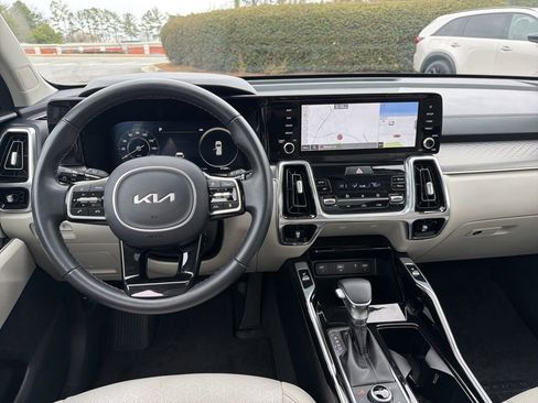 Used 2023 Kia Sorento SX image 28