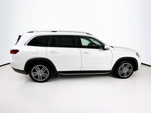 Used 2026 Mercedes-Benz GLS 450 4MATIC image 9