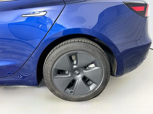 Used 2021 Tesla Model 3 Standard Range Plus image 11