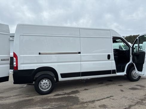 Used 2024 RAM ProMaster 2500 w/ Convenience Group FWD image 15