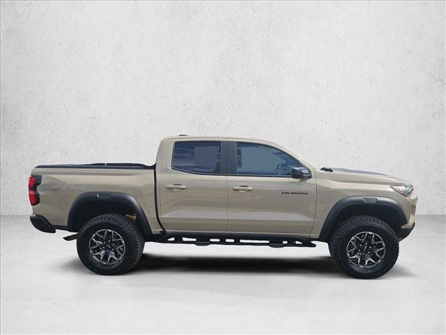Used 2024 Chevrolet Colorado ZR2 w/ Technology Package AWD/4WD image 5