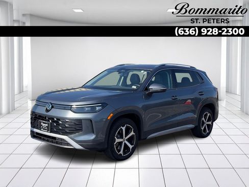 Used 2026 Volkswagen Tiguan SE w/ Panoramic Sunroof Package AWD/4WD image 1