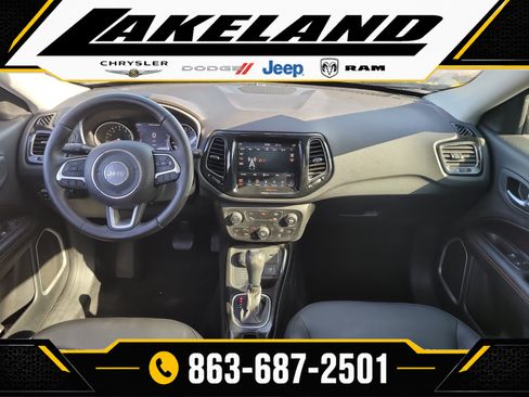 Used 2018 Jeep Compass Limited w/ Navigation Group AWD/4WD image 13