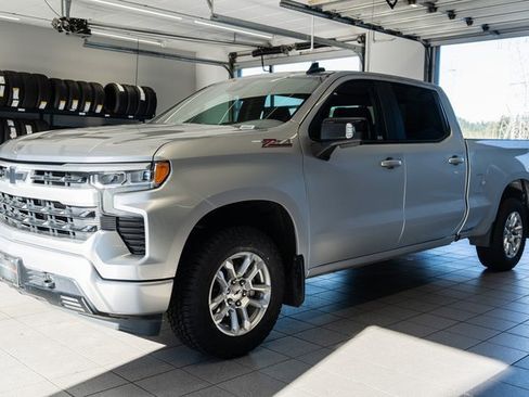 Used 2022 Chevrolet Silverado 1500 RST w/ Convenience Package II image 3