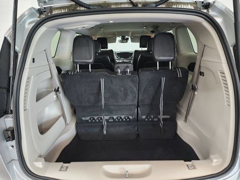Used 2022 Chrysler Pacifica Touring-L FWD image 31