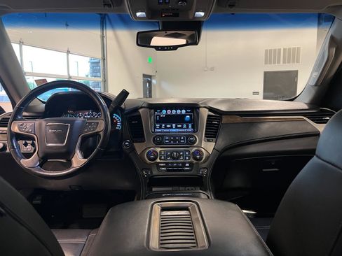 Used 2018 GMC Yukon XL Denali w/ Denali Ultimate Package AWD/4WD image 31