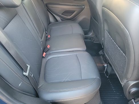 Used 2020 Chevrolet Trax LT w/ LT Convenience Package image 24