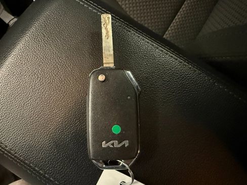 Used 2023 Kia Sportage LX AWD/4WD image 15