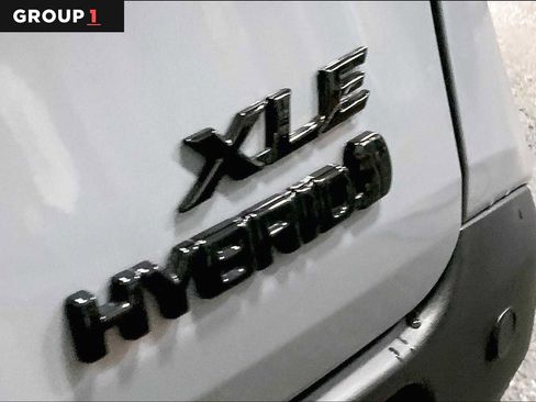 Used 2024 Toyota Sienna XLE Woodland Edition AWD/4WD image 9