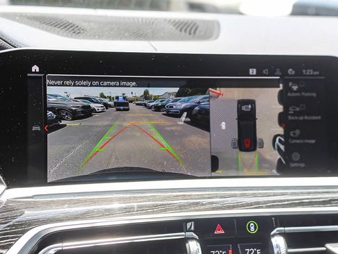 Used 2022 BMW X7 xDrive40i w/ M Sport Package AWD/4WD image 33