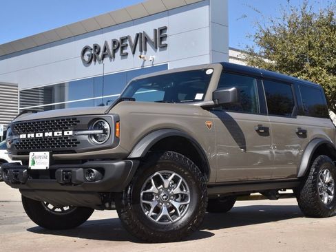 Certified 2025 Ford Bronco Badlands image 2