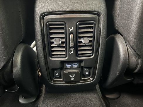 Used 2020 Dodge Durango GT image 29