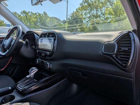 Used 2023 Kia Soul GT-Line FWD image 39
