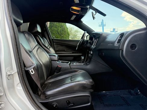 Used 2019 Dodge Charger SXT w/ Leather Interior Group RWD image 15