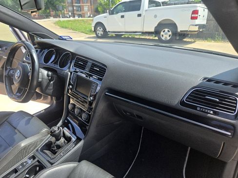 Used 2016 Volkswagen Golf 4-Door AWD/4WD image 15
