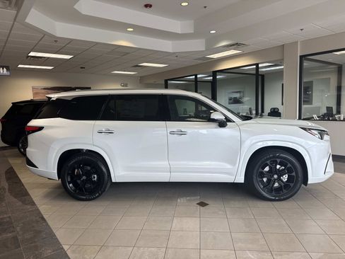 New 2026 Lexus TX 350 AWD image 2