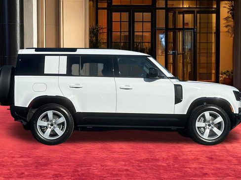 New 2026 Land Rover Defender 110 X-Dynamic SE image 7