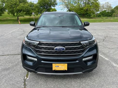 Used 2023 Ford Explorer XLT w/ Equipment Group 202A AWD/4WD image 3